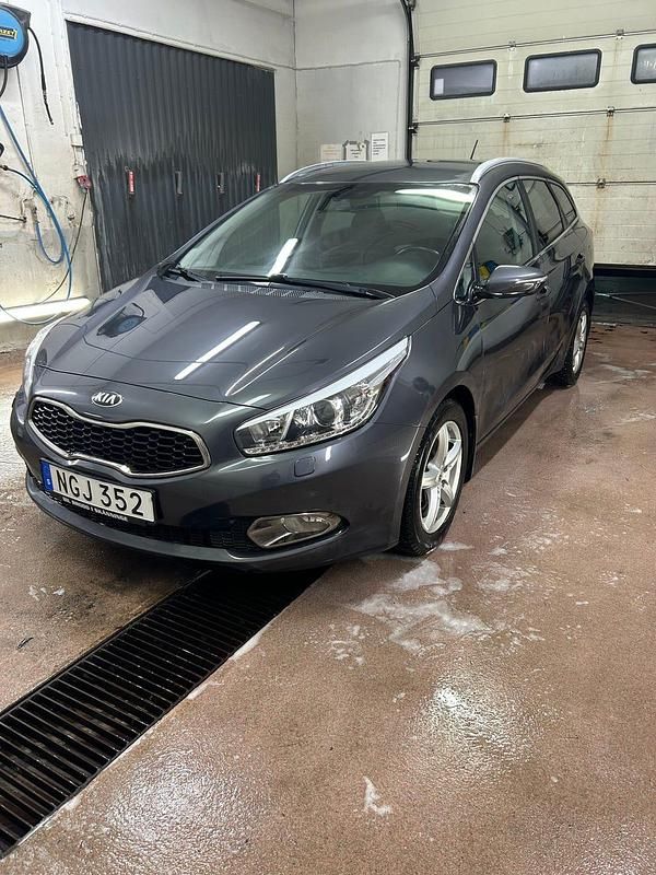 Begagnad 2013 Kia Ceed Sportswagon Comfort Kombi | 54 900 kr (Bra pris) - Bild 1/4