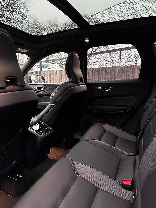 Begagnad Volvo XC60 250 HK (183 kW) 2022 SUV