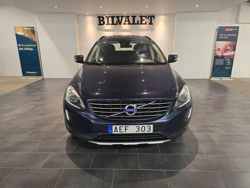 Blå Begagnad 2014 Volvo XC60 Momentum SUV | 109 900 kr (Marknadspris) - Bild 1/4