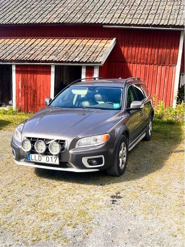 Grå Begagnad 2009 Volvo XC70 Summum SUV | 40 000 kr (Bra pris) - Bild 1/4
