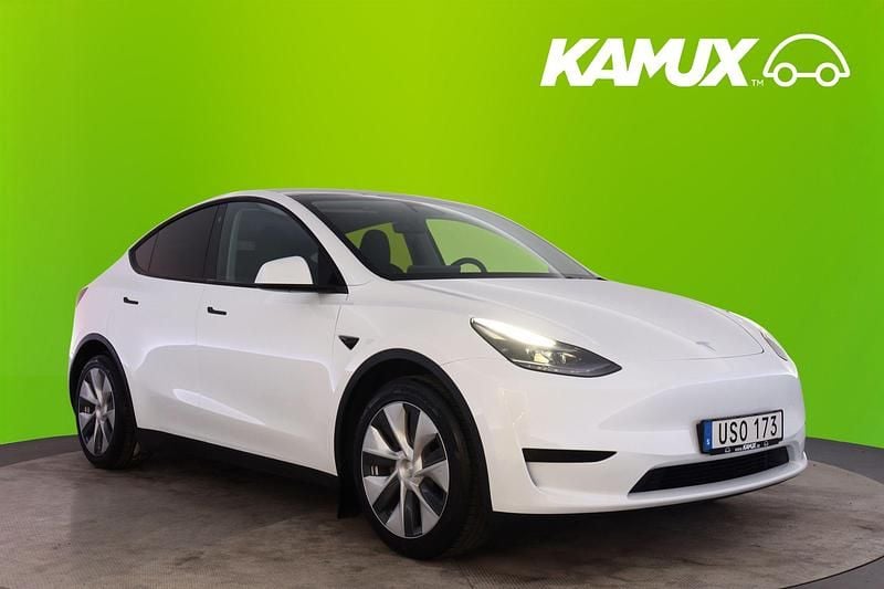 Begagnad Tesla Model Y Standard Range 250 kW (340 HK) 2023 Vit SUV