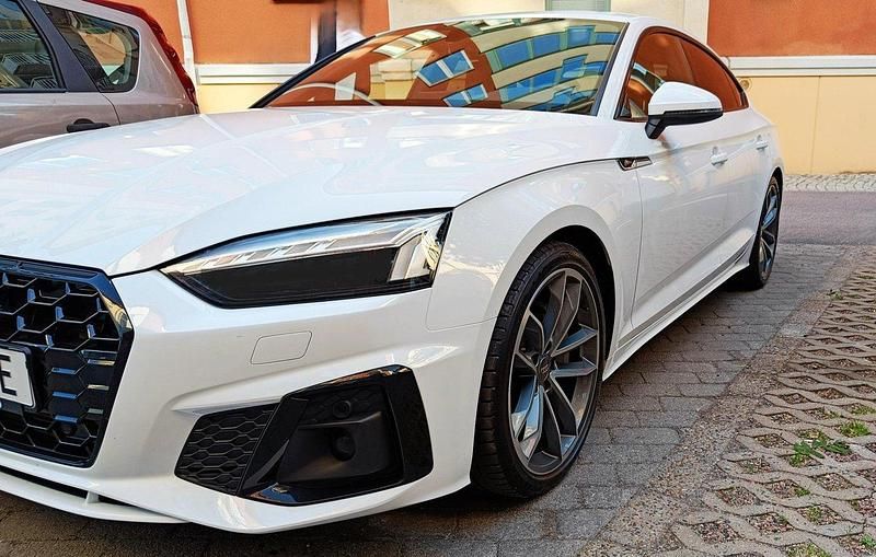 Vit Begagnad 2021 Audi A5 Comfort Sportkupé | 358 000 kr (Dyr) - Bild 1/4