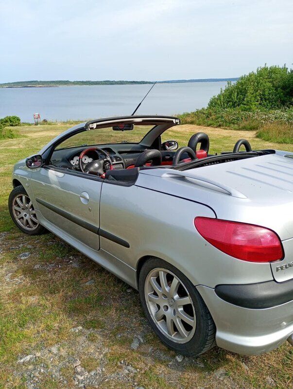 Grå Begagnad 2001 Peugeot 206 CC Cab | 12 000 kr (Bra pris) - Bild 1/2