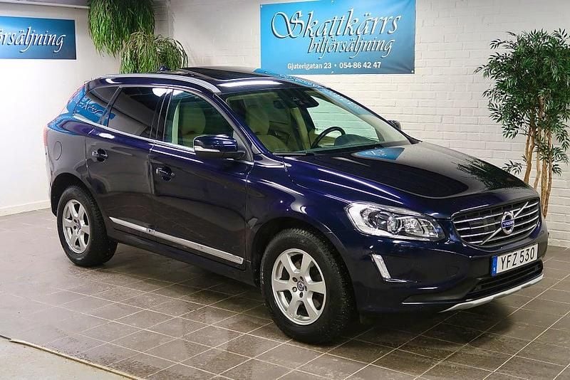 Begagnad Volvo XC60 Standard 190 HK (139 kW) 2016 Blå SUV