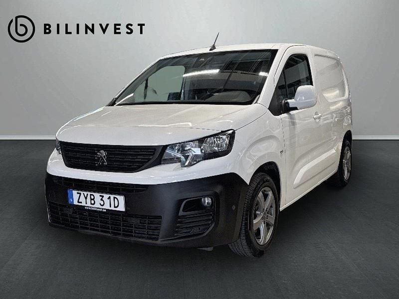 Vit Begagnad 2020 Peugeot Partner Minibuss | 169 900 kr (Marknadspris) - Bild 1/4
