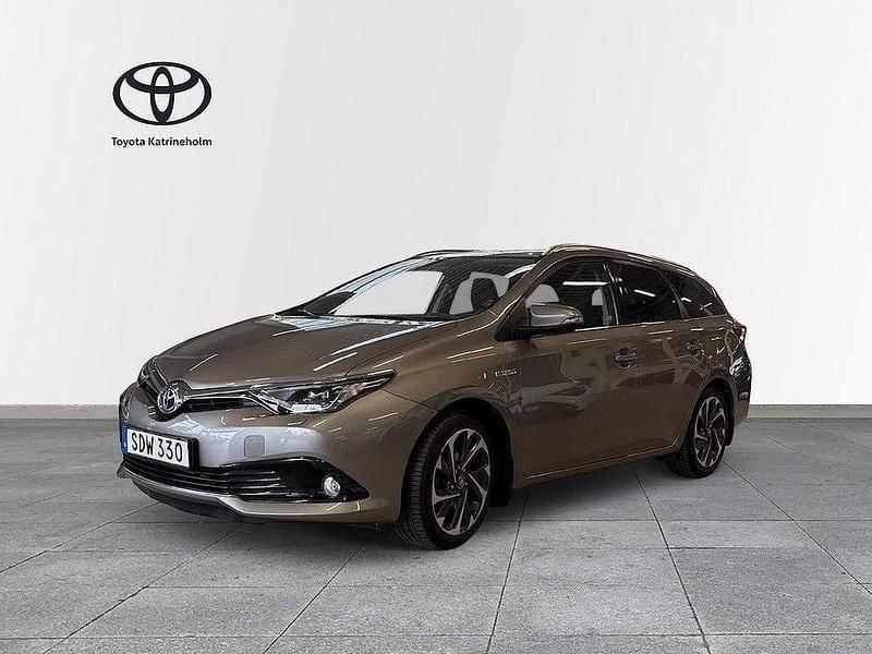 Brun Begagnad 2015 Toyota Auris Touring Sports Kombi | 164 900 kr (Marknadspris) - Bild 1/4