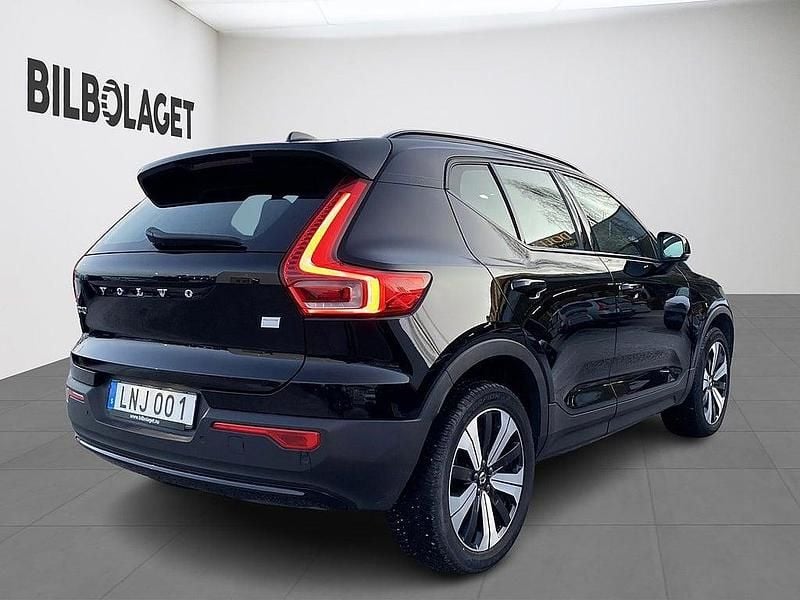 Begagnad Volvo XC40 Core 185 kW (252 HK) 2022 Svart SUV