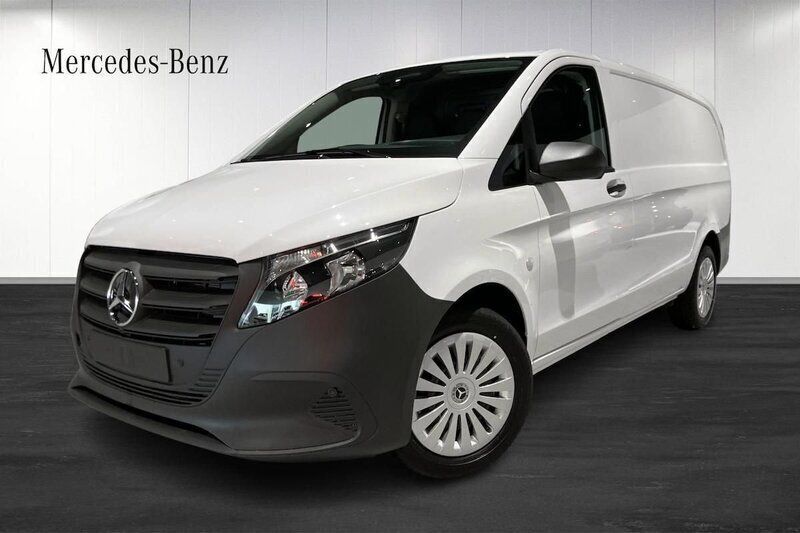 Vit Ny 2024 Mercedes Vito Minibuss | 474 875 kr (Lite dyr) - Bild 1/4