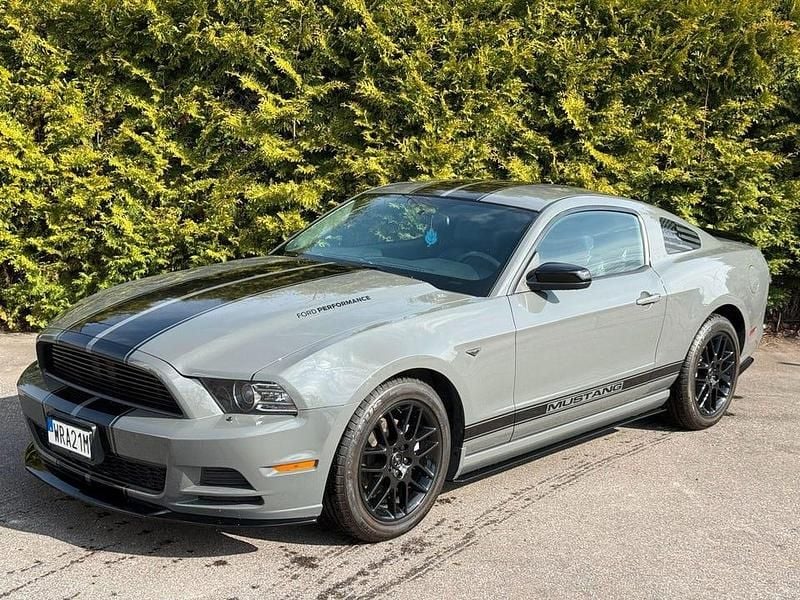 Begagnad Ford Mustang 309 HK (227 kW) 2014 Mörkgrå Sportkupé