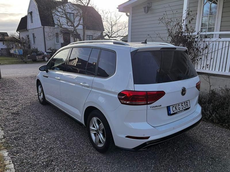 Begagnad VW Touran 150 HK (110 kW) 2020 Minibuss