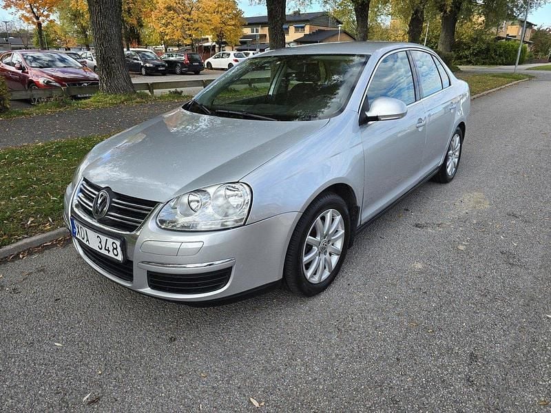 Silver Begagnad 2006 VW Jetta Sedan | 33 500 kr (Marknadspris) - Bild 1/4