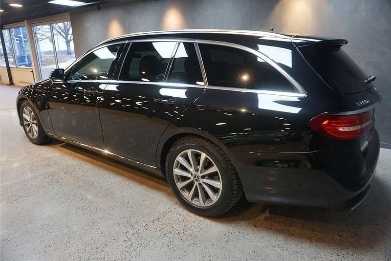 Begagnad Mercedes E220 Avantgarde 163 HK (119 kW) 2018 Svart Kombi