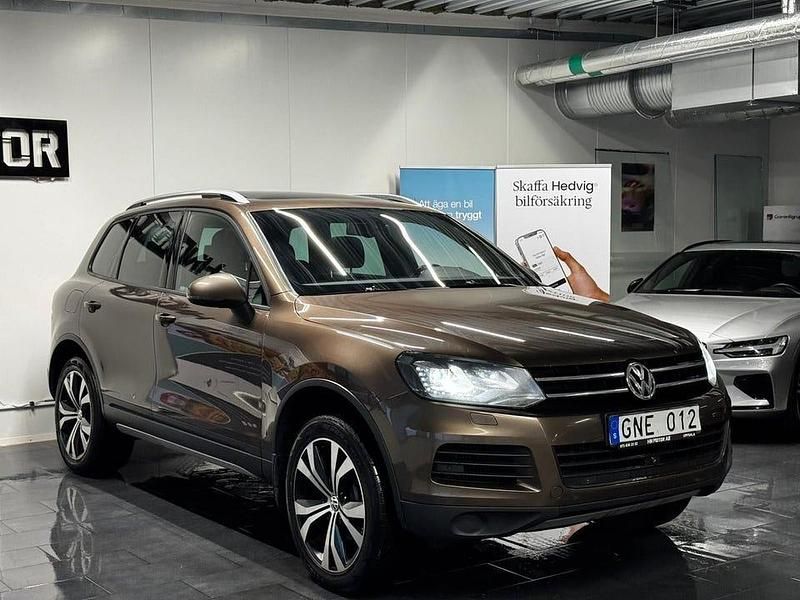 Begagnad VW Touareg 245 HK (180 kW) 2013 Brun SUV