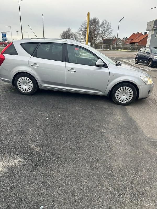 Begagnad Kia Ceed Sportswagon 115 HK (84 kW) 2008 Kombi