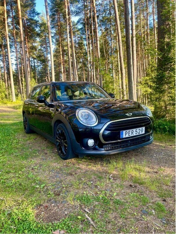 Svart Begagnad 2017 Mini Cooper D Clubman Kombi | 189 000 kr (Marknadspris) - Bild 1/4