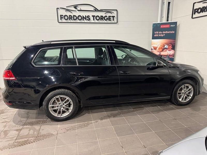 Begagnad VW Golf VII 110 HK (80 kW) 2015 Svart Kombi