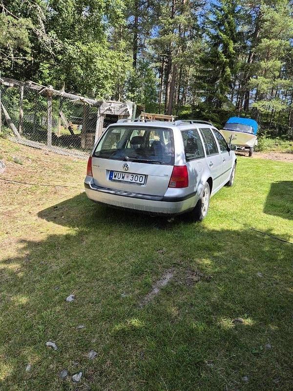 Silver Begagnad 2005 VW Golf IV Basis Kombi | 3 500 kr (Superpris) - Bild 1/4