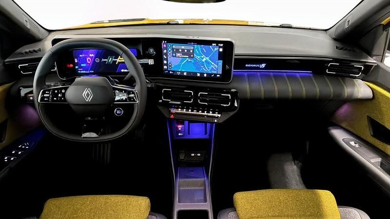 Ny Renault R5 Iconic 110 kW (150 HK) 2025 Vit Halvkombi