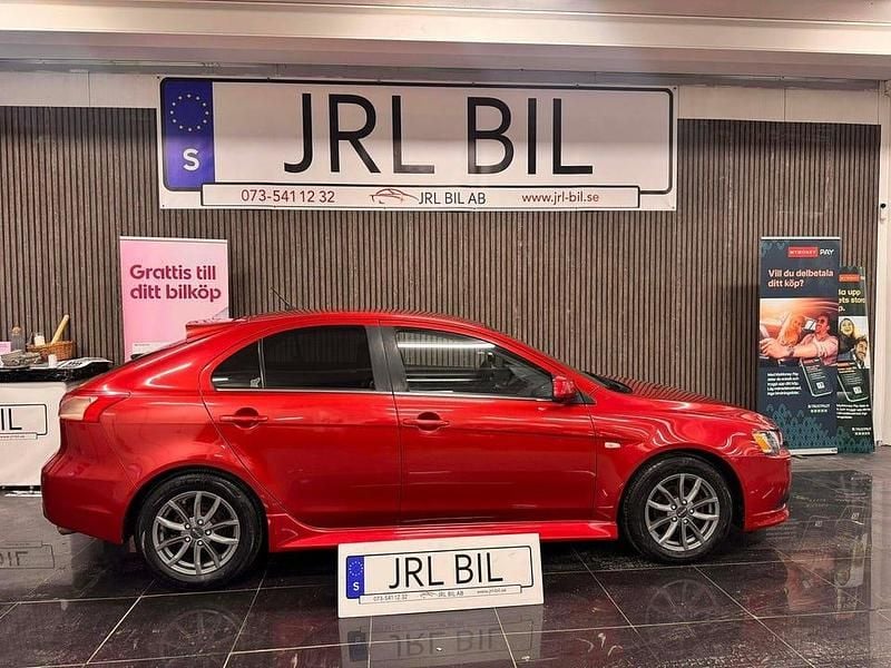 Röd Begagnad 2012 Mitsubishi Lancer Sportback Inform | 26 900 kr (Superpris) - Bild 1/4
