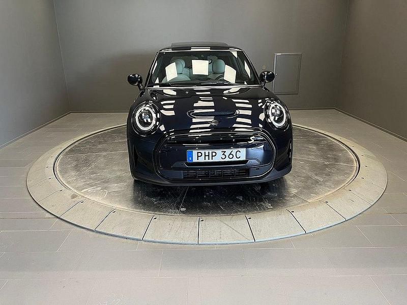 Svart Begagnad 2022 Mini Cooper SE Halvkombi | 239 000 kr (Marknadspris) - Bild 1/4