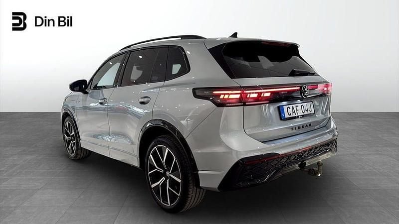 Begagnad VW Tiguan R-line 177 HK (130 kW) 2025 Oyster silver metallic SUV