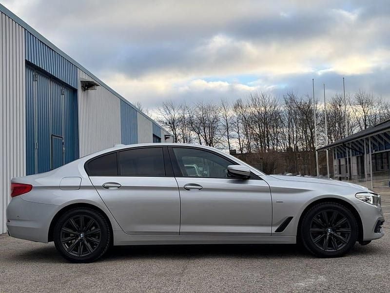 Begagnad BMW 520 Sport Line 190 HK (139 kW) 2018 Silver Sedan