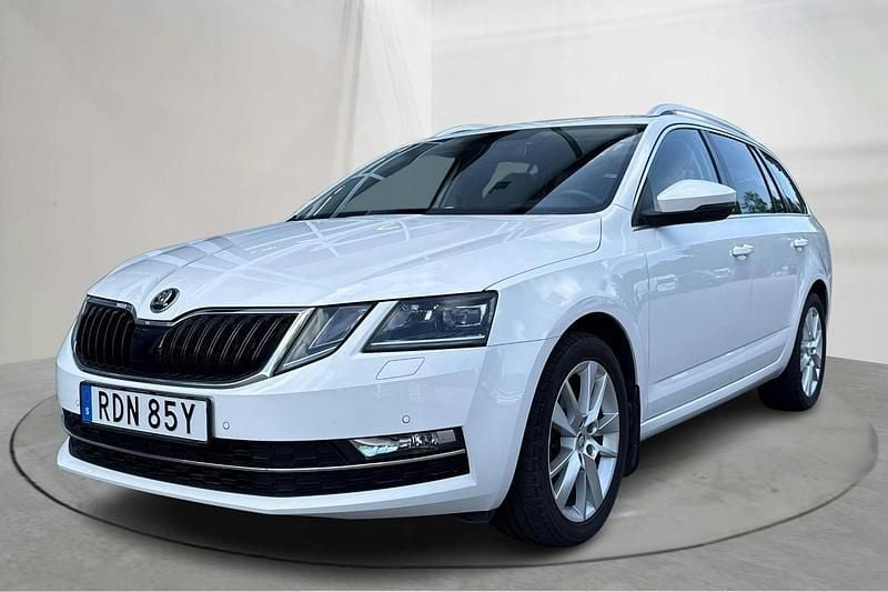 Vit Begagnad 2020 Skoda Octavia | 170 000 kr (Superpris) - Bild 1/4