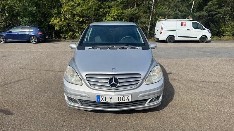 Silver Begagnad 2005 Mercedes B200 Minibuss | 20 000 kr (Superpris) - Bild 1/4