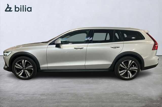 Begagnad Volvo V60 CC 197 HK (144 kW) 2022 Kombi