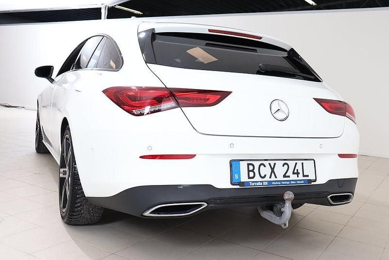 Begagnad Mercedes CLA180 Shooting Brake 136 HK (100 kW) 2021 Vit Kombi