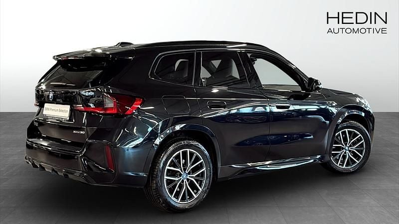 Begagnad BMW iX1 M Sport 230 kW (313 HK) 2023 Svart SUV