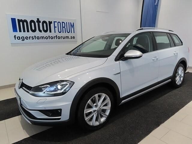 Ljusgrå (grå) Begagnad 2018 VW Golf Alltrack Kombi | 229 000 kr (Marknadspris) - Bild 1/4