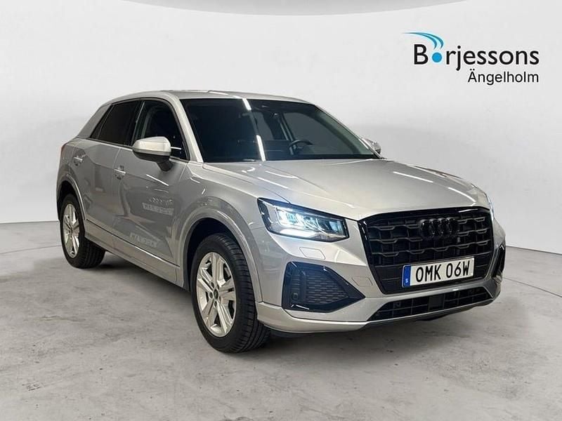 Begagnad Audi Q2 Advanced Plus 151 HK (111 kW) 2025 Silver SUV