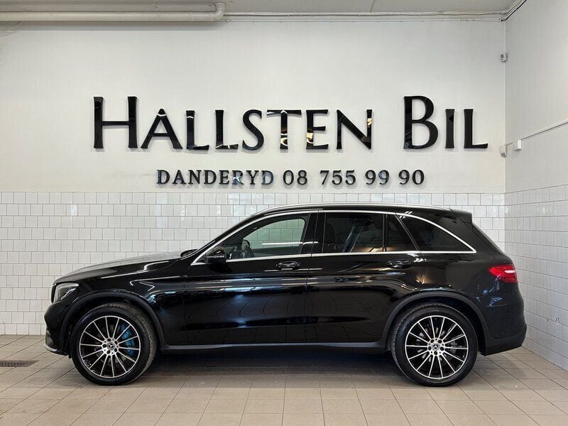 Svart Begagnad 2017 Mercedes GLC350 AMG SUV | 339 000 kr (Marknadspris) - Bild 1/4