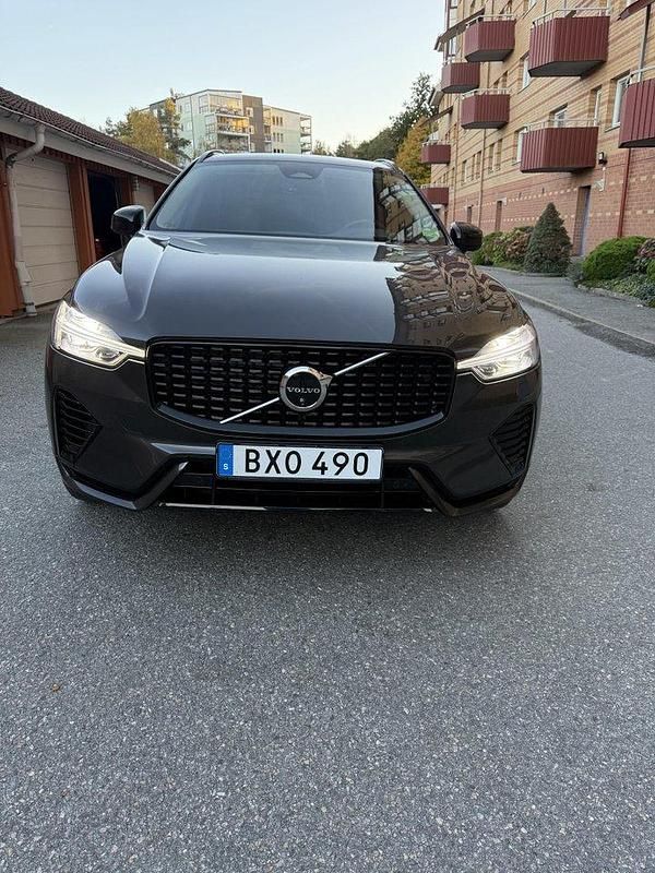 Grå Begagnad 2024 Volvo XC60 Ultimate SUV | 630 000 kr (Dyr) - Bild 1/4