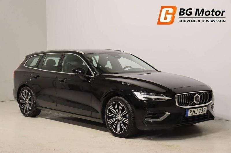 Svart Begagnad 2023 Volvo V60 Kombi | 289 900 kr - Bild 1/4