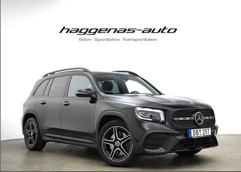 Svart Begagnad 2021 Mercedes GLB220 AMG SUV | 379 000 kr (Marknadspris) - Bild 1/4