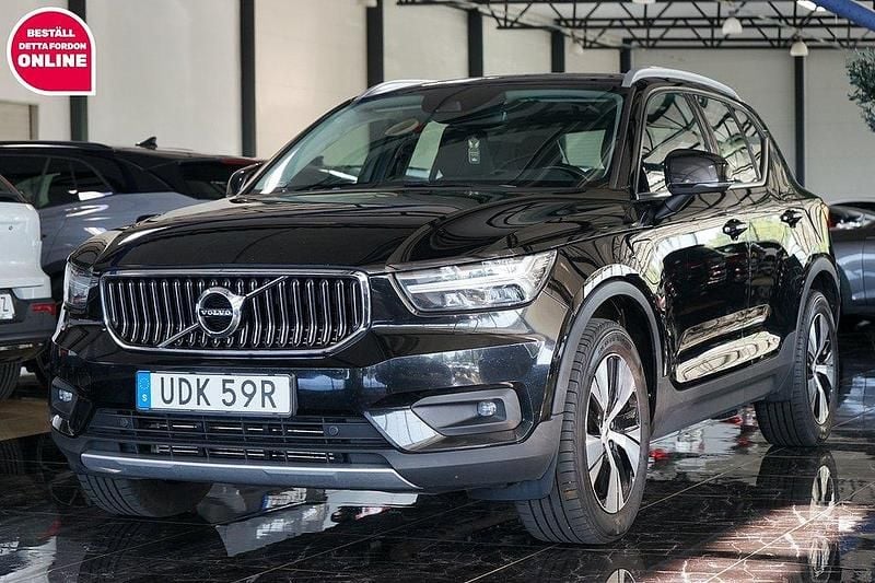 Svart Begagnad 2021 Volvo XC40 Momentum SUV | 229 500 kr (Bra pris) - Bild 1/4