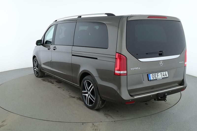 Begagnad Mercedes V250 2016 Grå Minibuss