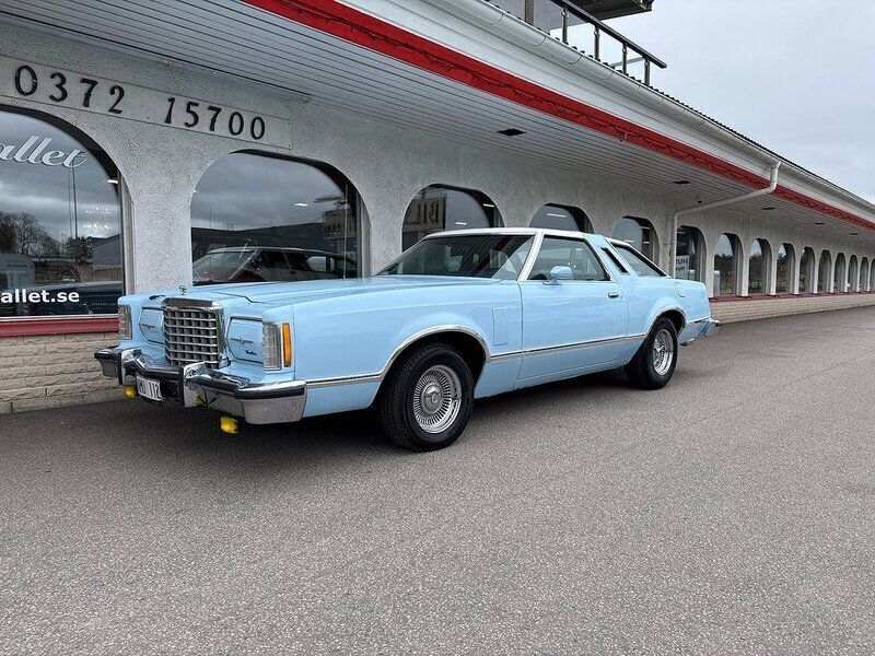 Ljusblå Begagnad 1978 Ford Thunderbird | 138 000 kr - Bild 1/4