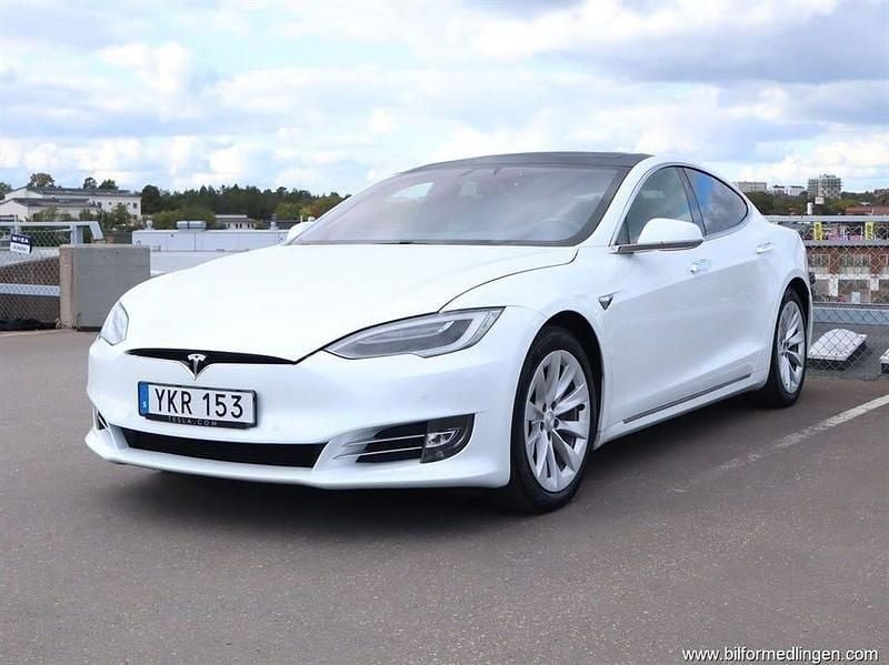 Vit samma som bilen Begagnad 2017 Tesla Model S Halvkombi | 259 000 kr (Bra pris) - Bild 1/4