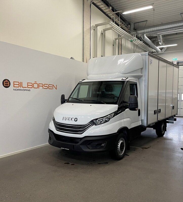Vit Begagnad 2023 Iveco Daily | 819 375 kr - Bild 1/4