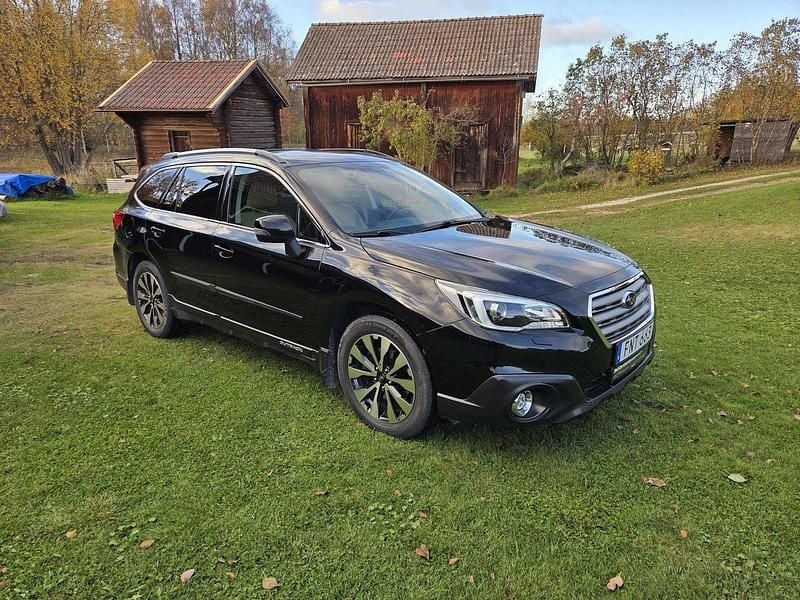 Svart Begagnad 2015 Subaru Outback SUV | 179 000 kr (Lite dyr) - Bild 1/4