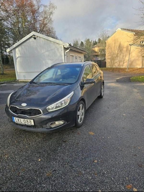 Begagnad 2014 Kia Ceed Sportswagon Kombi | 35 000 kr (Marknadspris) - Bild 1/4