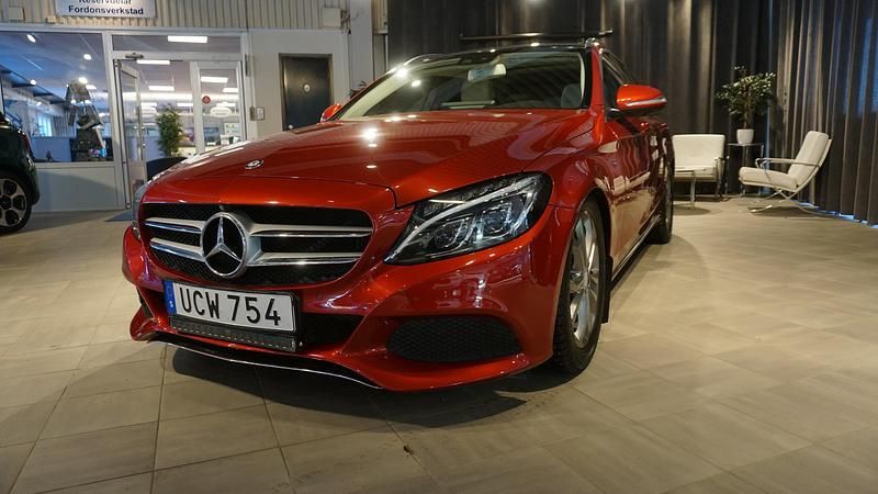 Begagnad Mercedes C250 Avantgarde 204 HK (150 kW) 2014 Röd Kombi