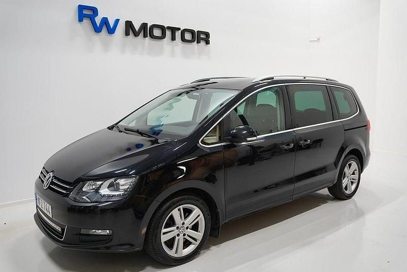 Svart Begagnad 2015 VW Sharan Minibuss | 159 900 kr (Marknadspris) - Bild 1/4