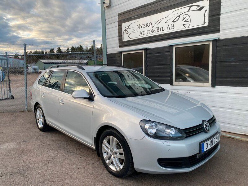 Silver Begagnad 2011 VW Golf VII Kombi | 54 900 kr (Lite dyr) - Bild 1/4