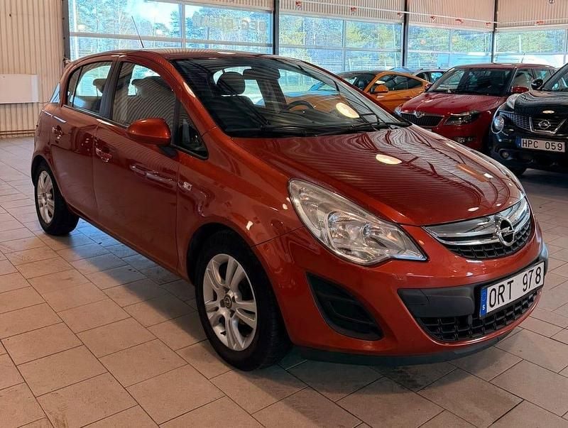 Begagnad Opel Corsa Enjoy 86 HK (63 kW) 2011 Brun Halvkombi