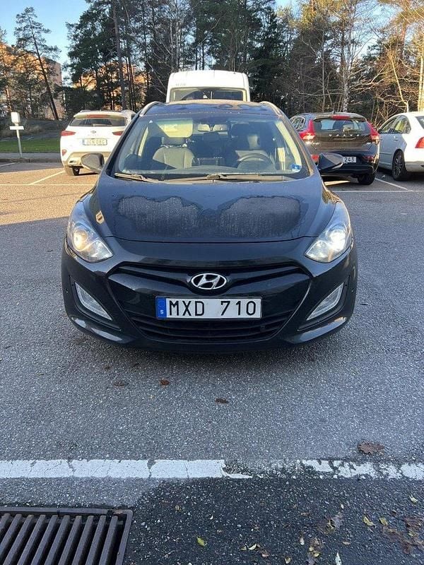 Svart Begagnad 2013 Hyundai i30 Kombi | 55 000 kr (Bra pris) - Bild 1/4