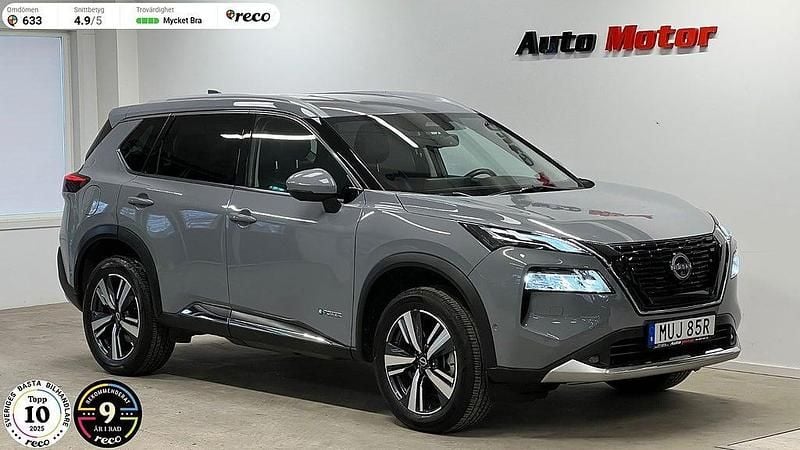 Ljusgrå Begagnad 2023 Nissan X-Trail Tekna SUV | 389 900 kr (Marknadspris) - Bild 1/3